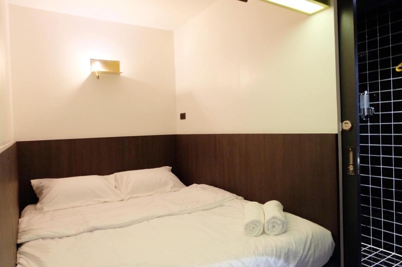 Four Sisters Homestay Bangkok Exteriör bild