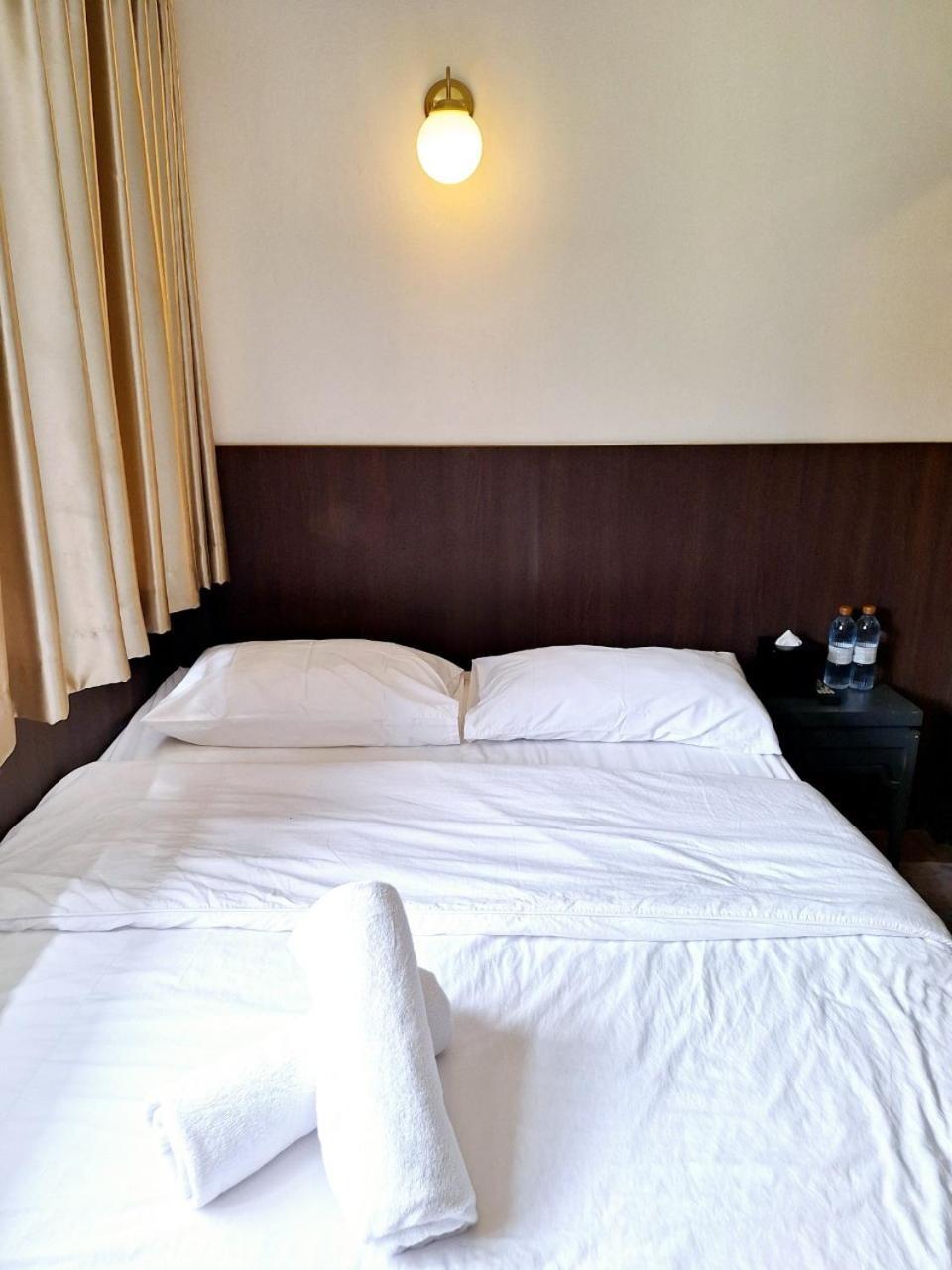 Four Sisters Homestay Bangkok Exteriör bild