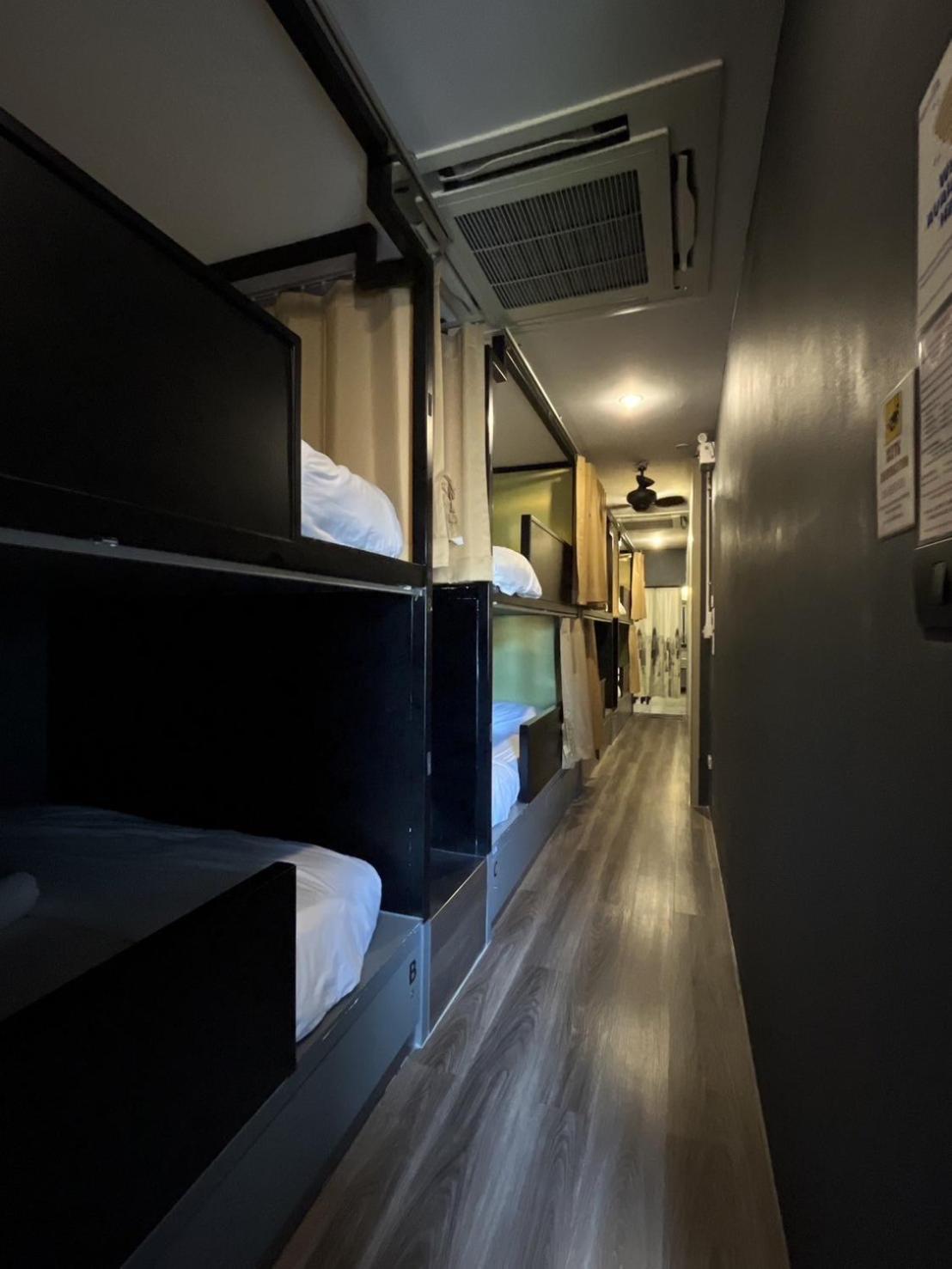 Four Sisters Homestay Bangkok Exteriör bild