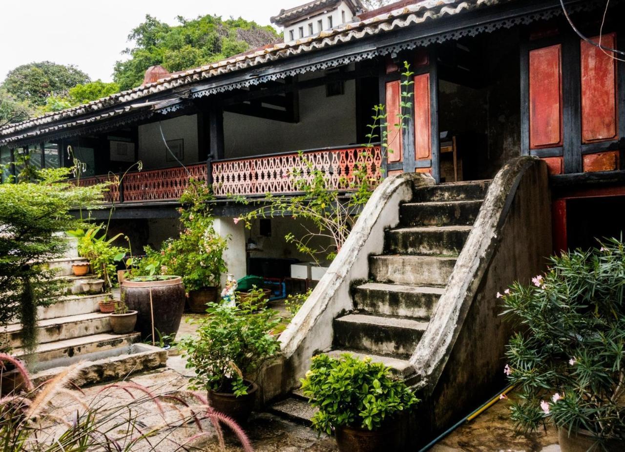 Four Sisters Homestay Bangkok Exteriör bild
